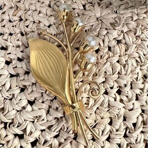 WINARD Vintage Lily of the Valley Faux Pearl 12K Gold Filled Brooch‎